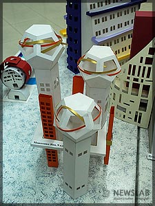 Фото: Макеты зданий, представленные детской мастерской