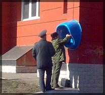 Фото: На улицах Красноярска начали работу устройства для вызова экстренной помощи (http://www.krasguvd.ru/news/2008/04/25/4940/)