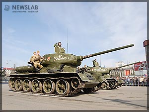 Фото: Боевая техника. Парад, посвященный 63-й годовщине победы в Великой Отечественной войне
