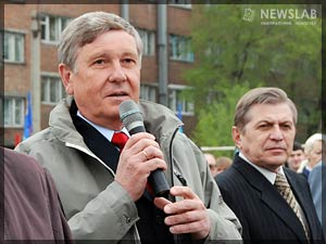 Фото: Владимир Шишмарев слева