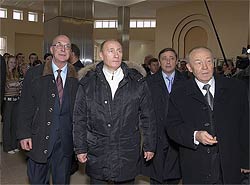 Евгений Ваганов, Владимир Путин, Александр Хлопонин. Фото Анны Шаламовой.