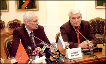 Полномочный представитель Президента РФ в Сибирском федеральном округе Леонид Драчевский и Александр Суриков.