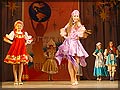 «Little Miss World – Сибирь», приветствие в национальных костюмах (на первом плане - Фурштейн Дарья и Кузьмина Наталья)