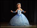 «Little Miss World – Сибирь», финальный выход в бальных платьях (Ганцова Амина, Пивнева Полина, Зломанова Александра)