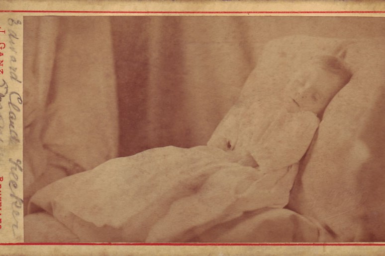 Викторианское посмертное фото ребенка