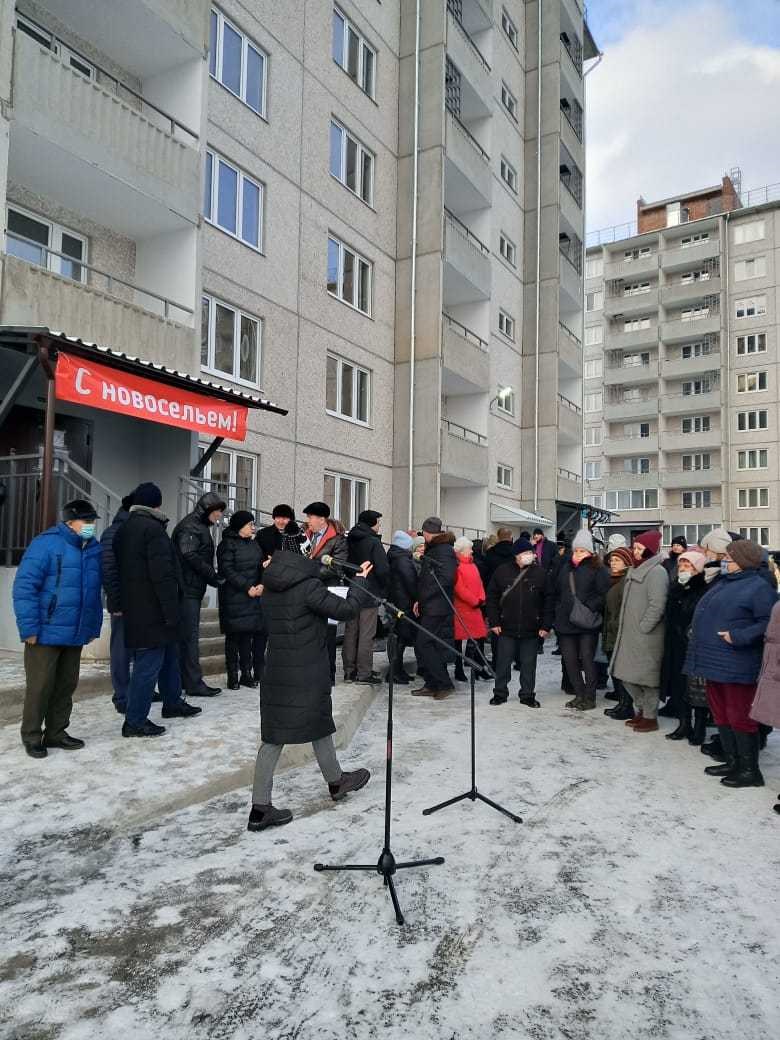 Вещи почти собраны»: в Канске 169 жителей аварийных домов получили ключи от  новых квартир | 22.11.2021 | Красноярск - БезФормата