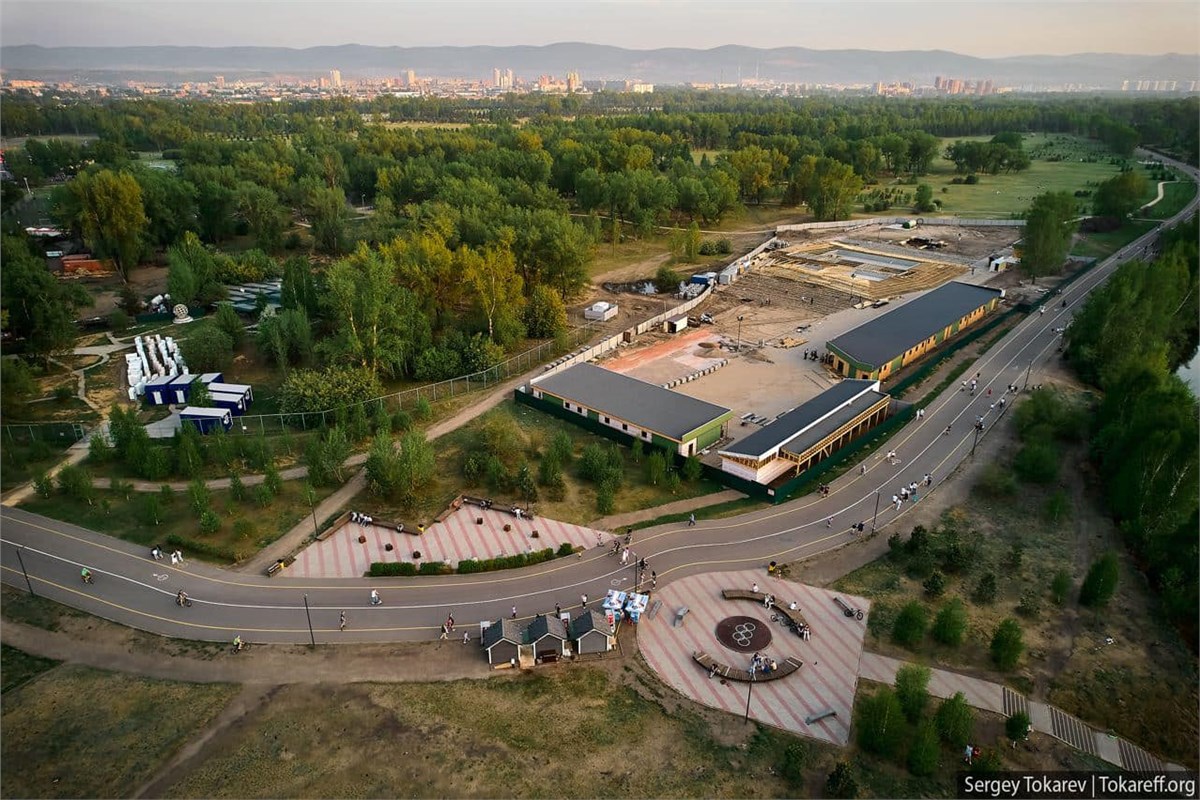 Красноярский фотограф показал, как строят бассейны на Татышеве | 21.05.2022  | Красноярск - БезФормата