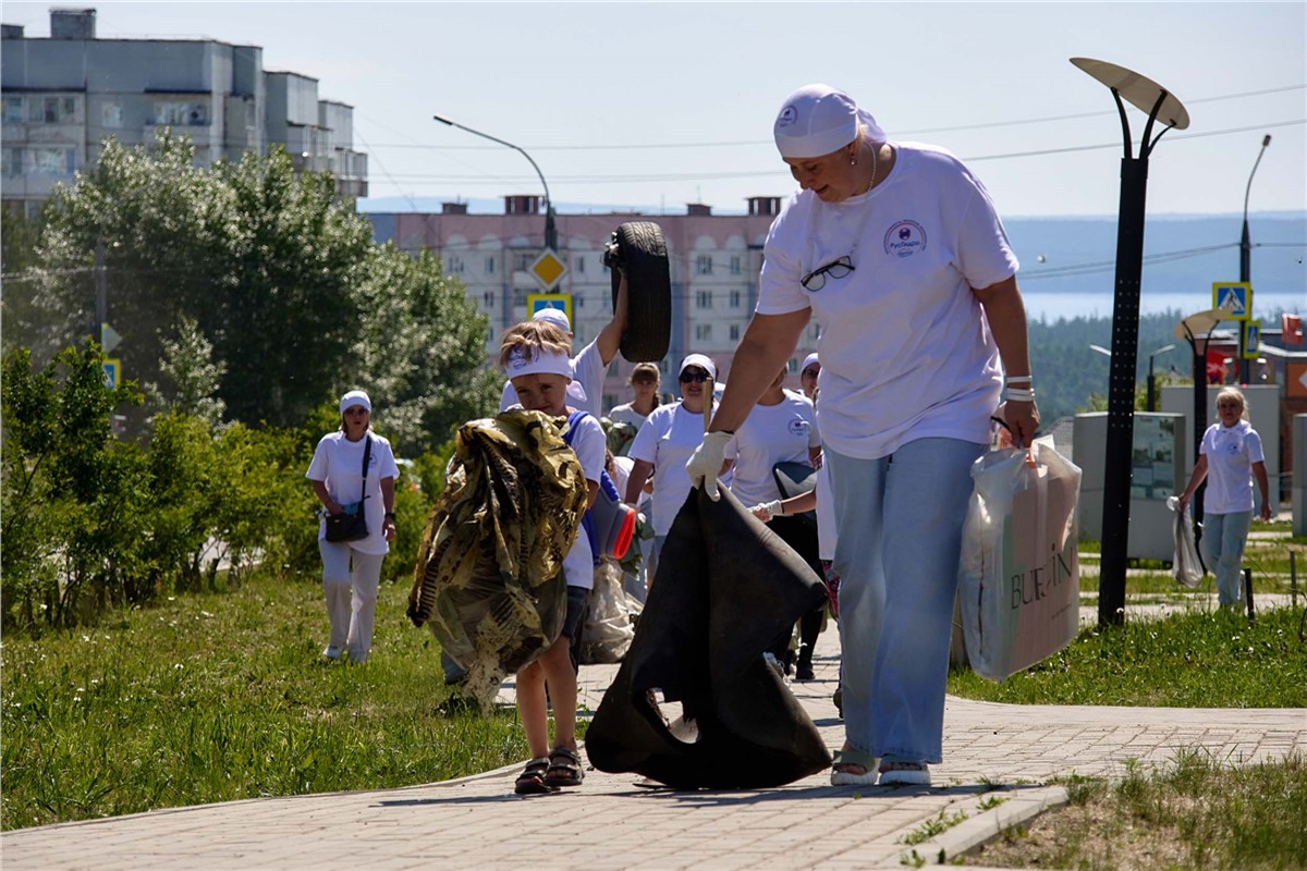 Всероссийская экоакция «оБЕРЕГАй» прошла на берегах Ангары | 03.07.2023 |  Красноярск - БезФормата