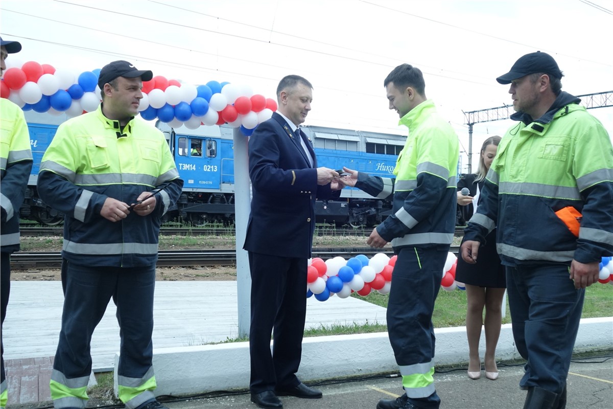 На предприятии СУЭК в Бородино новым тепловозам присвоили имена выдающихся  сотрудников | 19.06.2024 | Красноярск - БезФормата