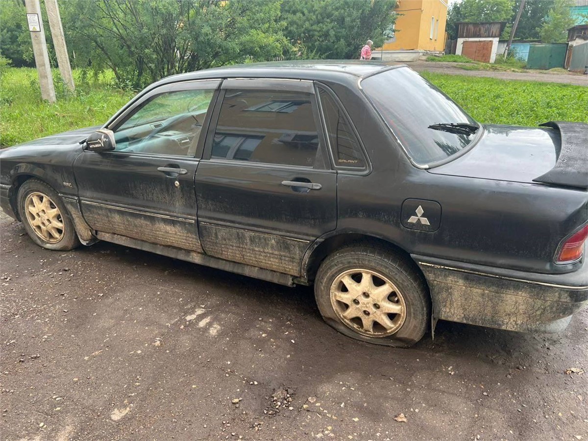 В Бородине подростки на спор прокалывали колёса машин | 10.07.2024 |  Красноярск - БезФормата