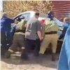 В Ачинске автоледи случайно сбила насмерть своего мужа (видео)