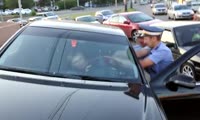 Задержание водителя-дебошира, заехавшего на бордюр Коммунального моста