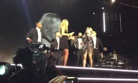 Мадонна и Оксана Набокова. Rebel Heart Tour, 2015