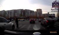 Нарушение ПДД на перекрёстке ул. Весны - Батурина