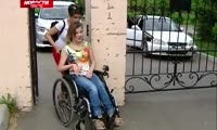 Инвалиды-колясочники тестируют городскую среду