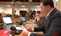 Депутат Аркадий Волков зачитал депутатский запрос о коррупционных схемах