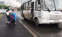Поездка с детской коляской в красноярских автобусах