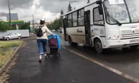 Устать за полчаса: каково приходится мамам с колясками в красноярских автобусах