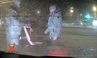 Полицейские  Зеленогорска помогли водителю отбуксировать заглохший ВАЗ