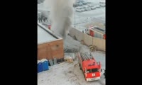 Пожар в  недостроенном здании на правобережье Красноярска