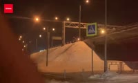 Опасная горка на склоне Николаевского проспекта (видео: Прима)