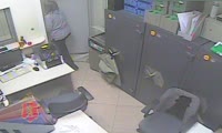 Момент кражи денег из сейфа