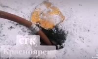 «Черных ассенизаторов» поймали с поличным за сливом нечистот в укромном гаражном массиве на ул. Телевизорной в Красноярске