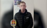 В Красноярске полицейские по горячим следам задержали подозреваемого в разбое
