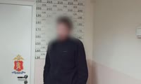 Полицейские в Железногорске задержали мужчину, который второй раз за полгода сообщил о нахождении опасных предметов в доме
