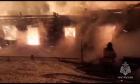 Пожар в здании спортзала на территории школы в поселке Двинка Тюхтетского района