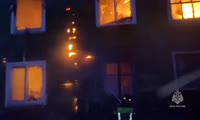 Пожарные тушат многоквартирный дом в Богучанском районе
