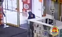 Красноярец два дня воровал телефоны из торговой точки в одном из ТЦ города