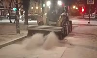  Уборка красноярских дорог от снега 11 апреля