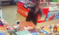 Житель Овсянки устроил разбой в магазине 