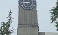 Главные городские часы поздравляют красноярцев с Днем города 