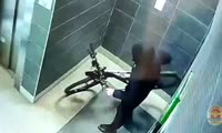 Кража велосипеда на улице Апрельской