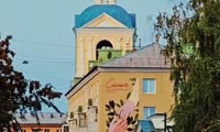 В Красноярске завершили мурал о семье рядом с Домом торжеств