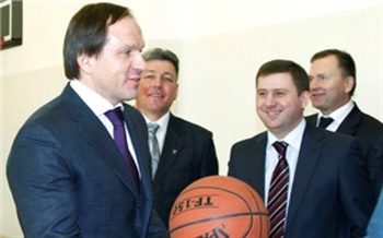 Лев Кузнецов отдаст ребенка в частный детский сад