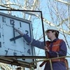 Красноярцев попросили сверить часы и случайно не перейти на зимнее время
