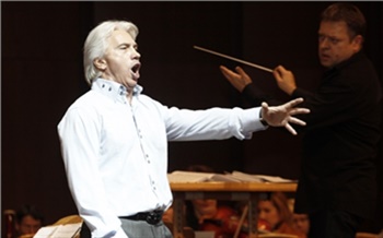 Дмитрий Хворостовский: «Не знаю, кто поет в красноярской опере»
