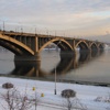 В Красноярске из-за выезда на встречную полосу пришлось перекрывать Коммунальный мост
