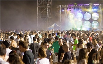 Дорогу молодым!
