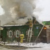 В Железнодорожном районе Красноярска загорелся частный деревянный дом