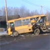 Водитель фуры, врезавшейся в школьный автобус в Красноярском крае, оказался злостным нарушителем (видео)