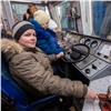 Красноярских школьников впервые пустили на экскурсию по железнодорожному депо 