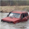 В Красноярске в реку съехала «Нива», есть пострадавшие
