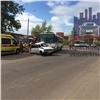В красноярском Солнечном автобус протаранил разворачивавшийся ВАЗ