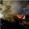 В Красноярске горит плавучий ресторан «Виктория» (видео)