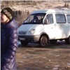 В Березовском районе автобус со школьниками застрял в лесу (видео)