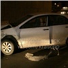 Пьяный водитель сбил мотоциклиста и врезался в бетонную стену в Красноярске